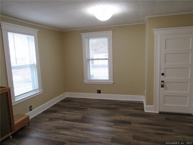 Foto del edificio - 292 Brightwood Ave