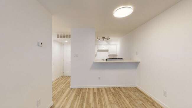 Foto del edificio - 4717 Columbia Ave
