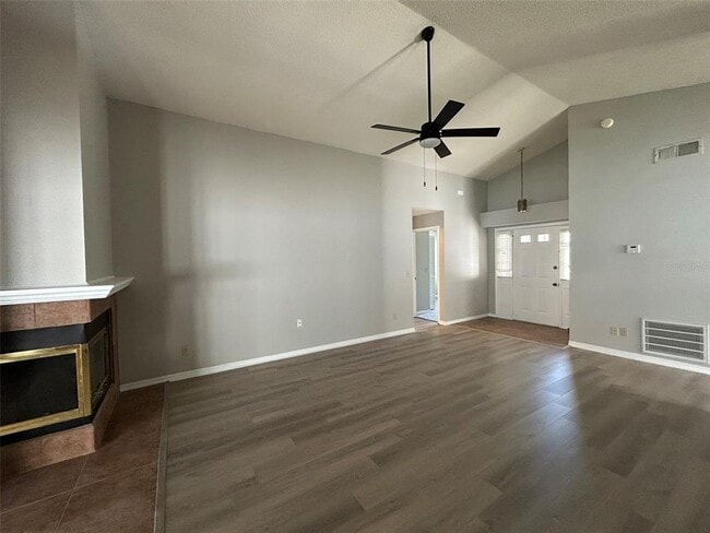 Foto del edificio - 1879 Meadowgold Ln