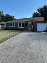 Building Photo - 2120 SW 61st St