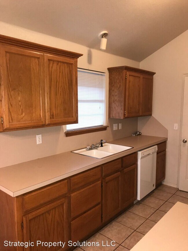 Building Photo - 3 br, 2 bath House - 1231 Kingston Road