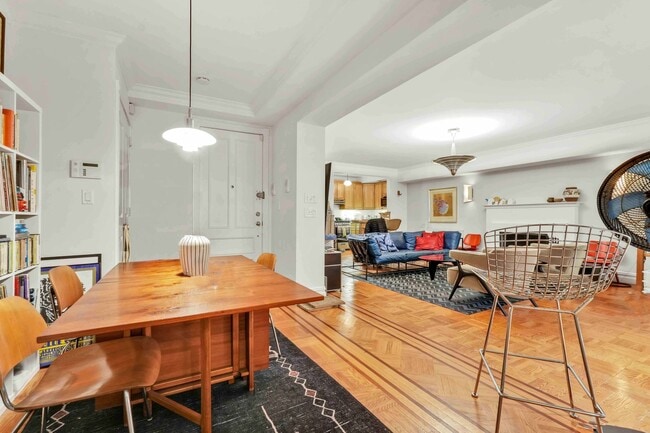 Building Photo - 23 E 69th St