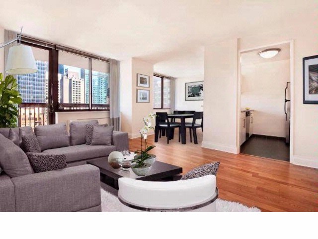 Foto del edificio - 260 W 52nd St