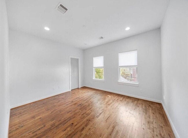 Building Photo - 2416 Truxillo St