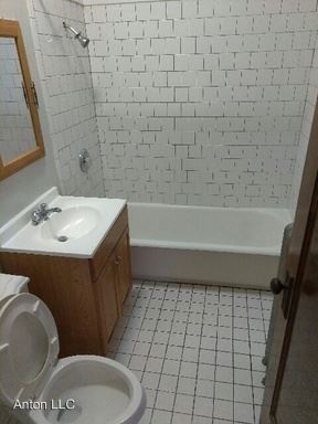 Foto del edificio - 8241 S Langley Ave