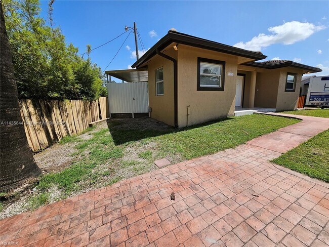 Foto del edificio - 3 br, 2 bath House - 11820 Walsh Blvd