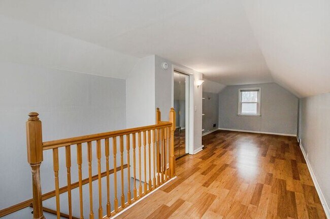 Foto del edificio - 4 Bedroom 1 Bathroom Home - Ask about our ...