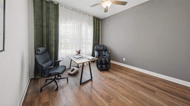 Building Photo - 2807 Kingly Pne Trl