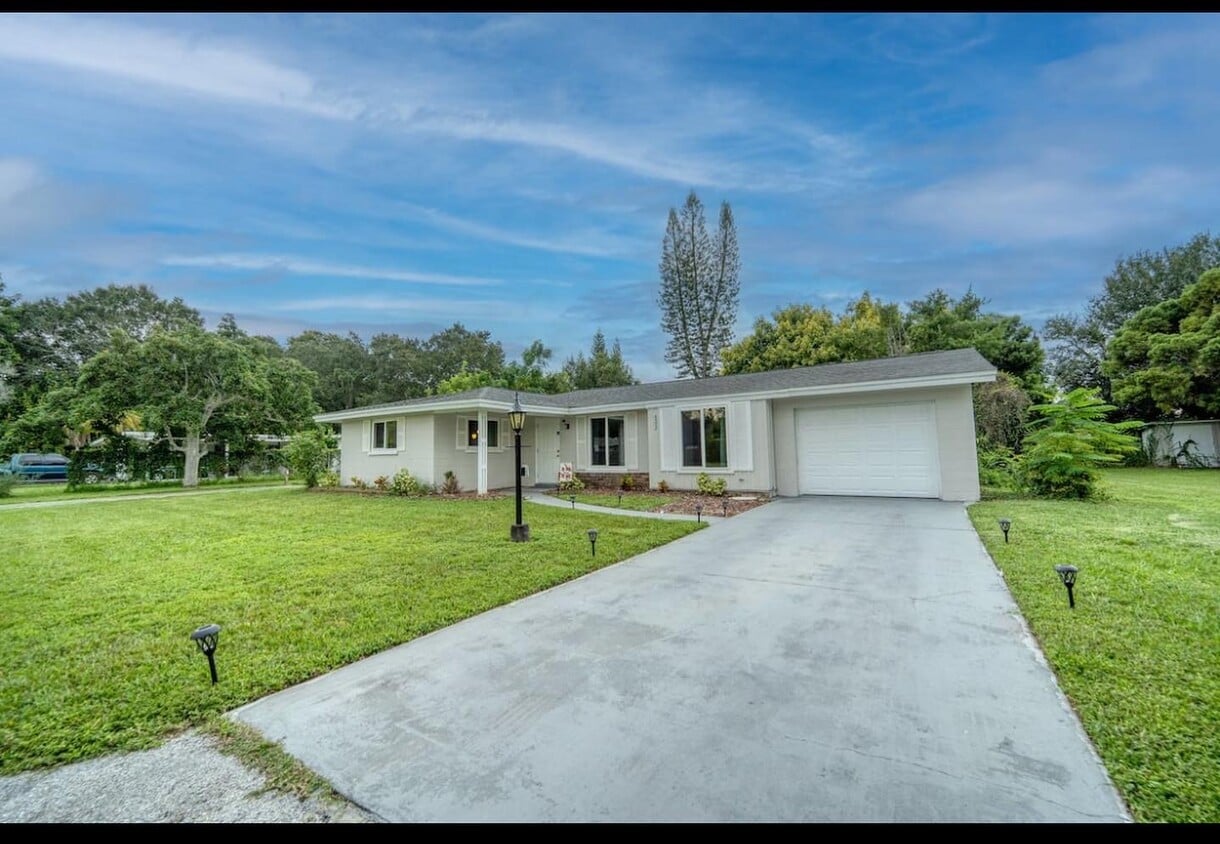 4502 19th St Cir W, Bradenton, FL 34207 House for Rent in Bradenton