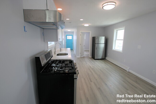 Building Photo - 52 Shawmut St