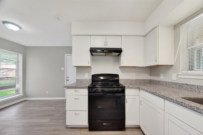 Foto del edificio - 17106 Sunshine St