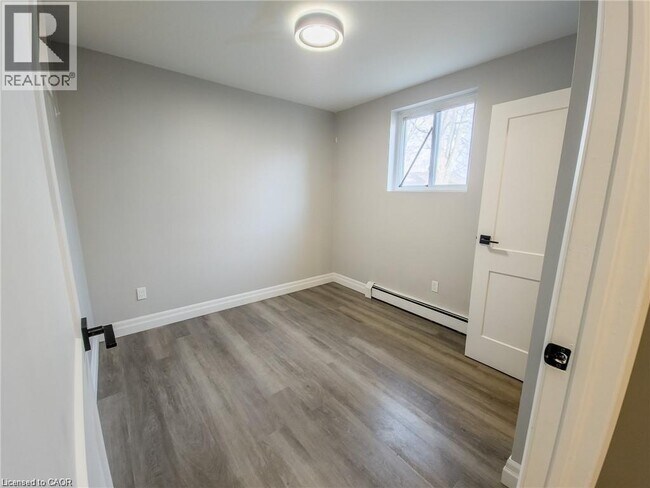 Building Photo - 410 Hazel St