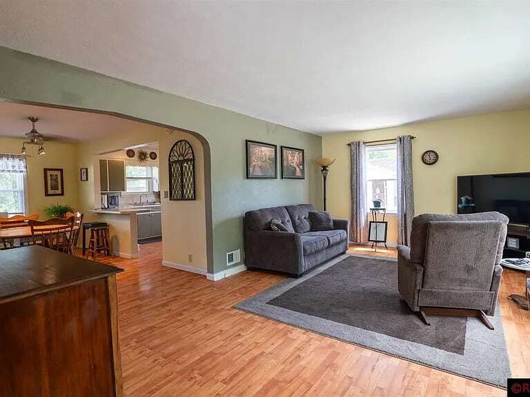 Primary Photo - 314 E Ruth St