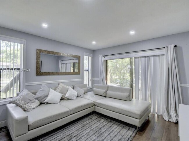 Foto del edificio - 9270 NW 40th St