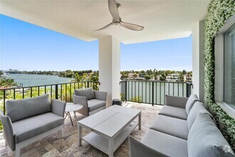 Building Photo - 5640 Collins Ave