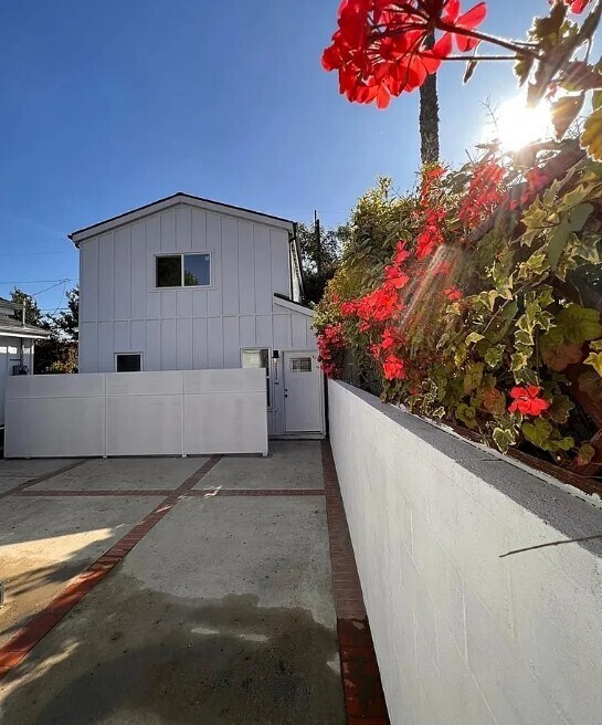 Foto del edificio - 2684 Greenfield Ave