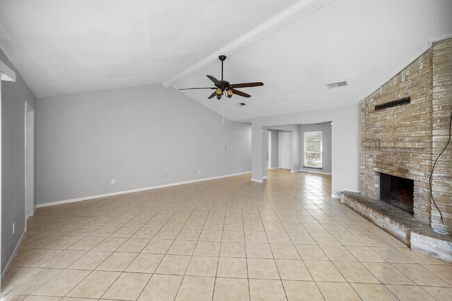 Foto del edificio - "Charming 3-Bedroom Haven on Gladewell Drive with Elegant Granite Touches!"