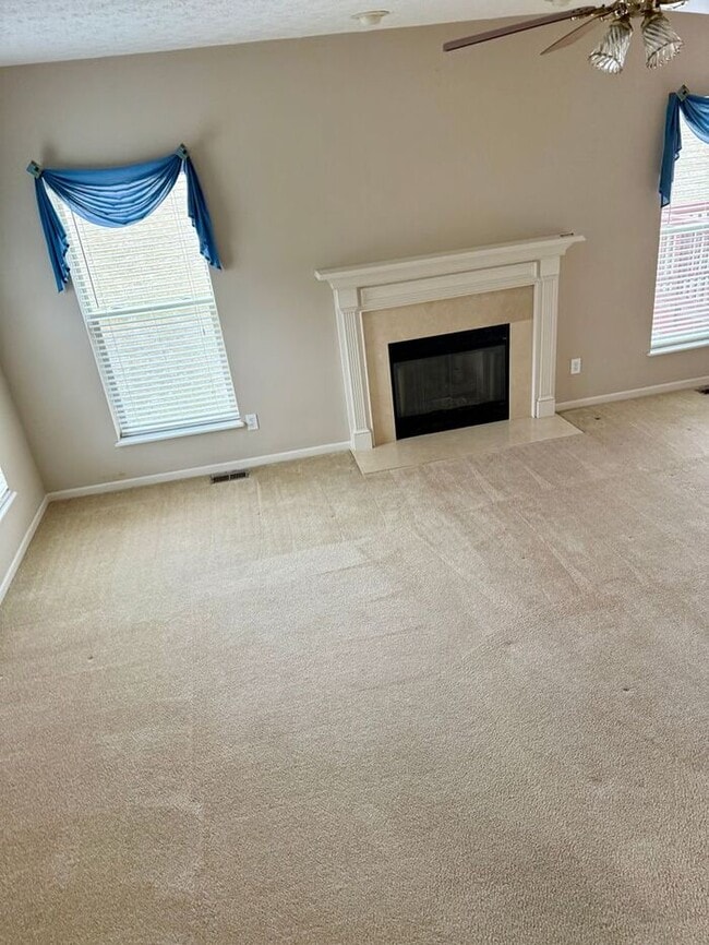 Building Photo - Gorgeous 4 bedroom, 2.5 bath home located in Pickerington Schools