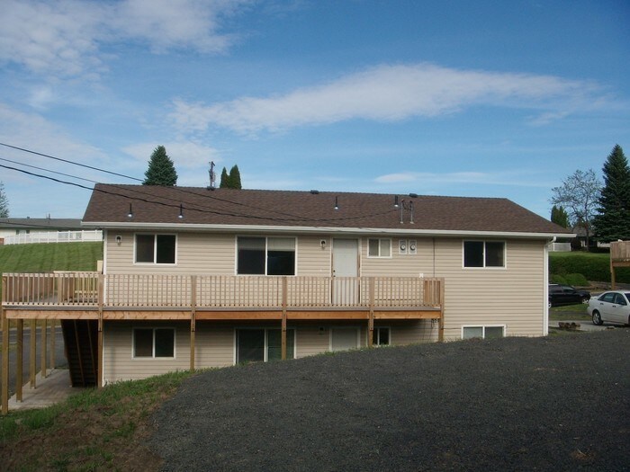 Primary Photo - Pet Friendly duplex