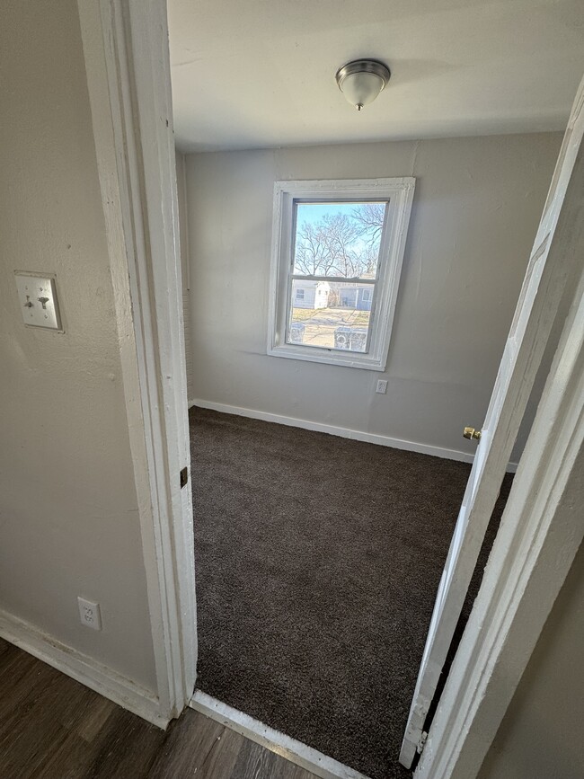 Building Photo - 1909 SE Pennsylvania Ave