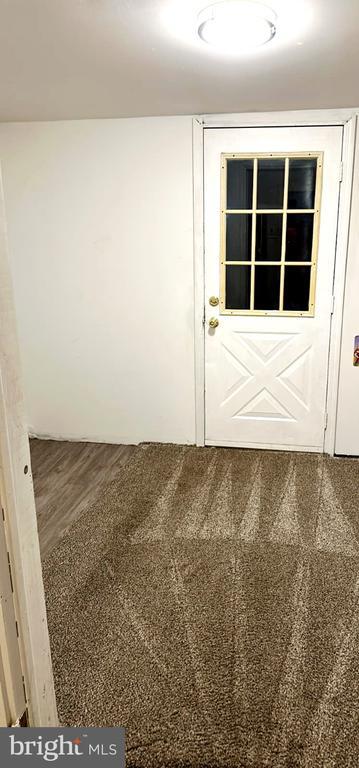 Building Photo - 24 W Hancock St