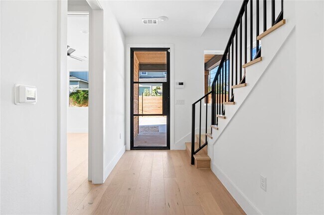 Foto del edificio - 7706 Watson St