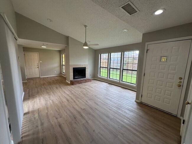 Foto del edificio - 4738-4740 Berridge Lane