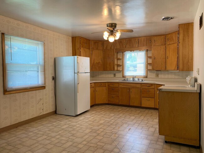 Foto del edificio - 5 Bedroom Across from NDSU!!
