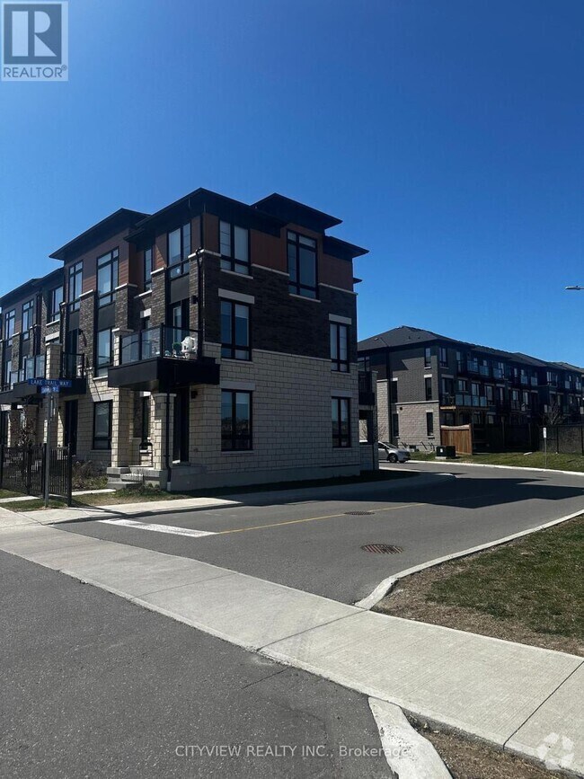 Building Photo - 300 Carnwith Dr E