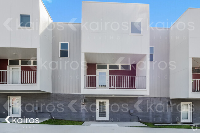 Building Photo - 1634 S Razorback Rd