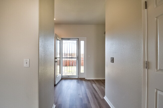 Building Photo - 7259 Countryside Grove