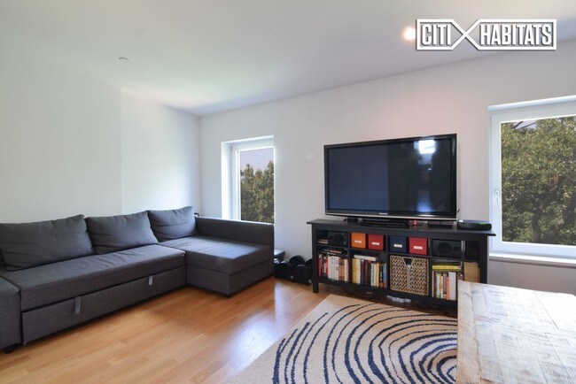 Foto del edificio - 15 Brevoort Pl