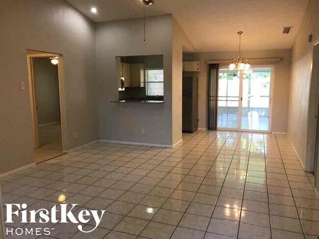 Foto del edificio - 6811 S Sheridan Rd