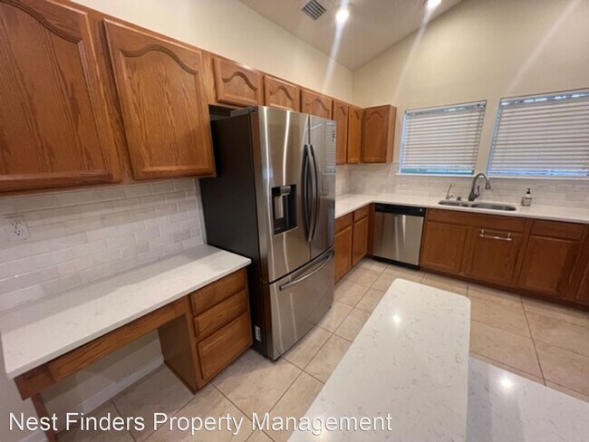 Foto del edificio - 3 br, 2 bath House - 180 N Churchill Dr