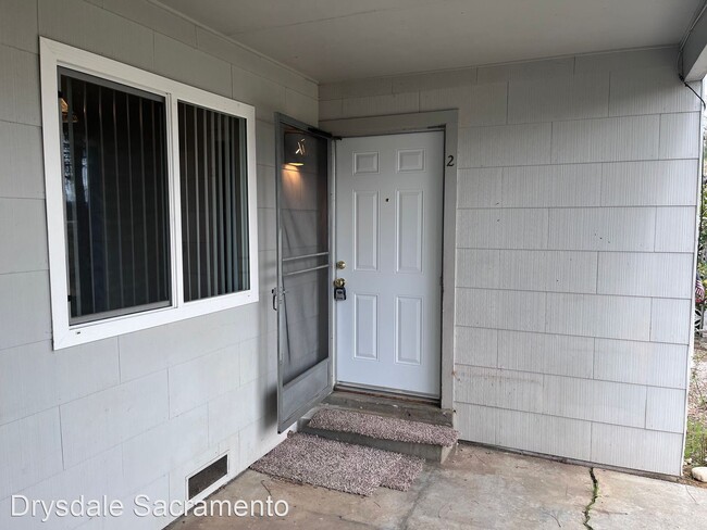 Building Photo - 1 br, 1 bath House - 216 W Oak Street #2