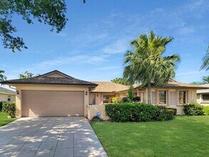 Building Photo - 10653 Greentrail Dr S