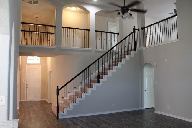 Foto del edificio - 15195 Shellwood Ln