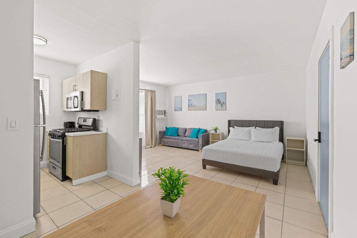 Foto principal - 7340 Harding Ave