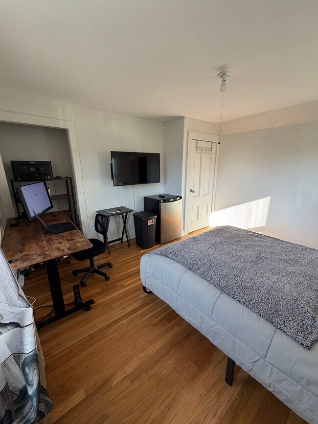 PRINCIPAL - 104R Homes Ave