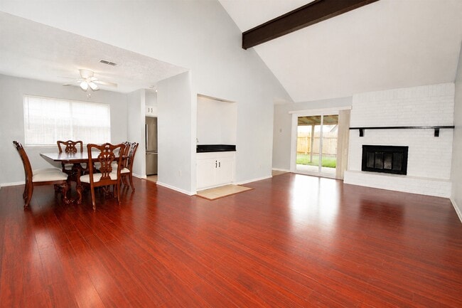 Building Photo - 2331 Stillmeadow Dr