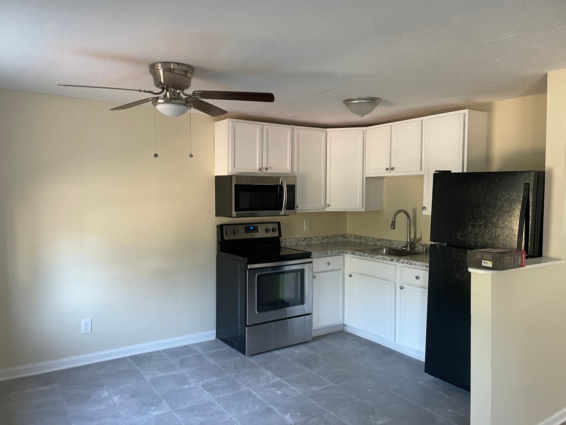 1600 Kingston Ave Unit 44, Norfolk, VA 23503 Apartments in Norfolk