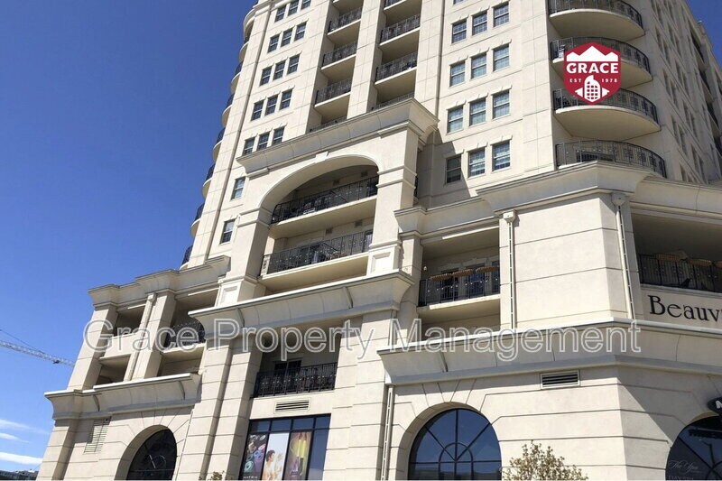Photo - 925 N Lincoln Street