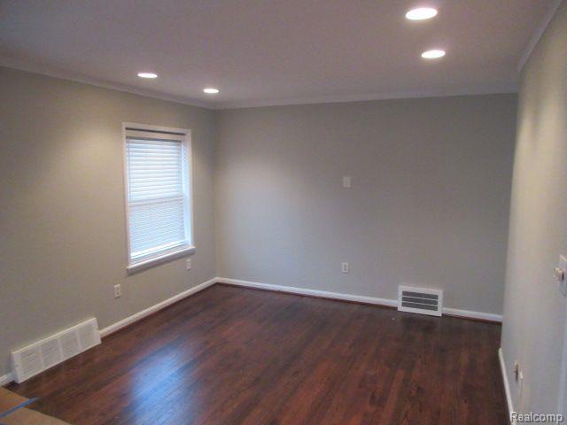 Building Photo - 1271 Emmons Ave