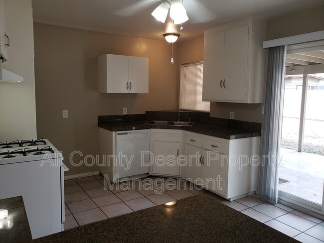Building Photo - 69844 Pomegranate Ln