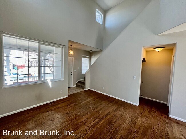 Building Photo - 4 br, 3.5 bath House - 7025 Alcove Springs...