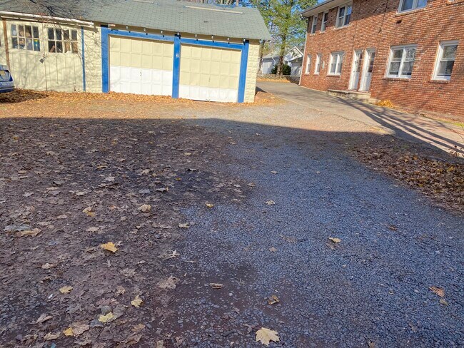Parking Are - 235 Montgomery St