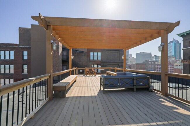 Foto del edificio - 308 W 8th St