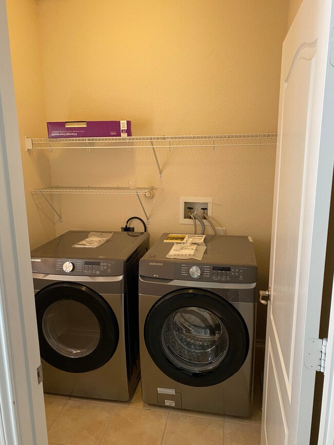 Building Photo - 6118 Pecan Tree