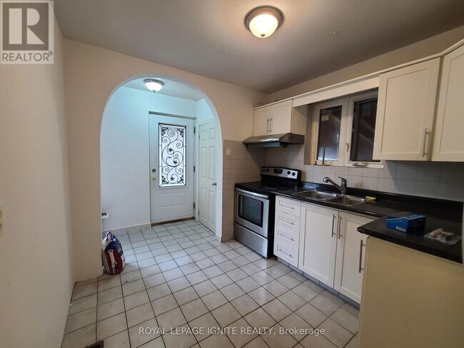 Photo du bâtiment - 170 Magnolia Ave