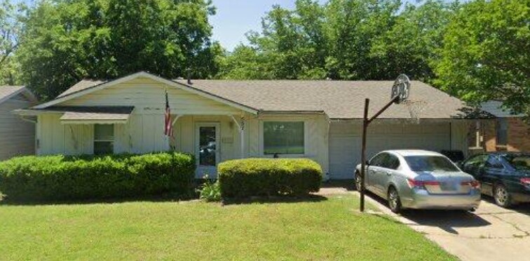 Foto principal - 557 NW Newton Dr